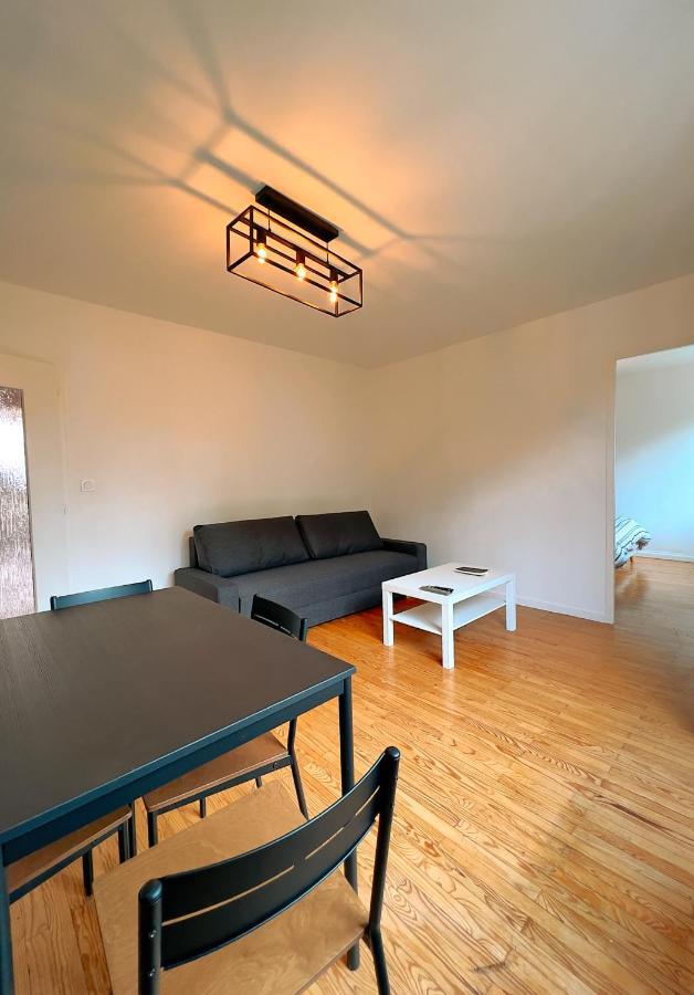 Appartement Spacieux Avec Balcon Saint-Fons Ngoại thất bức ảnh